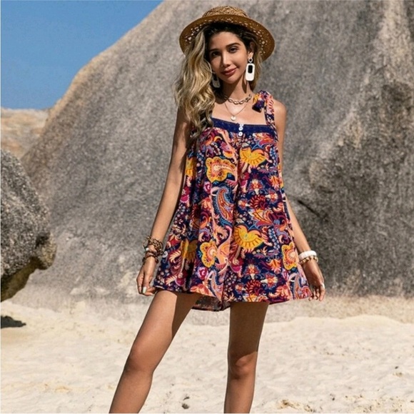 rustyydustyy Pants - Blue Floral Romper NWT Sz L